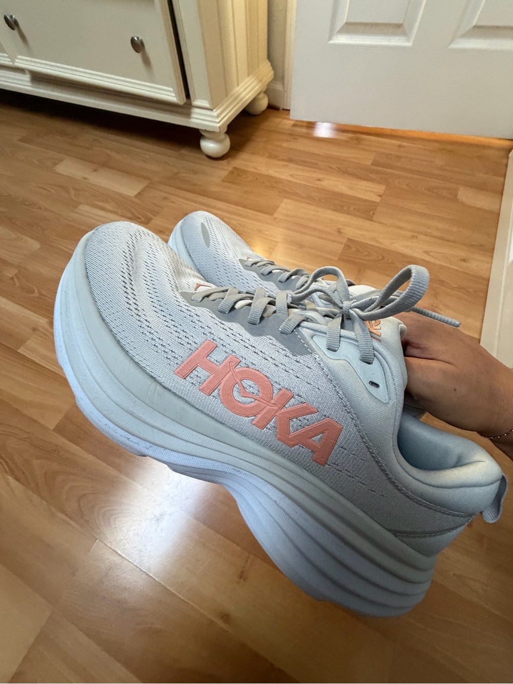 Hoka Women's bondi 8